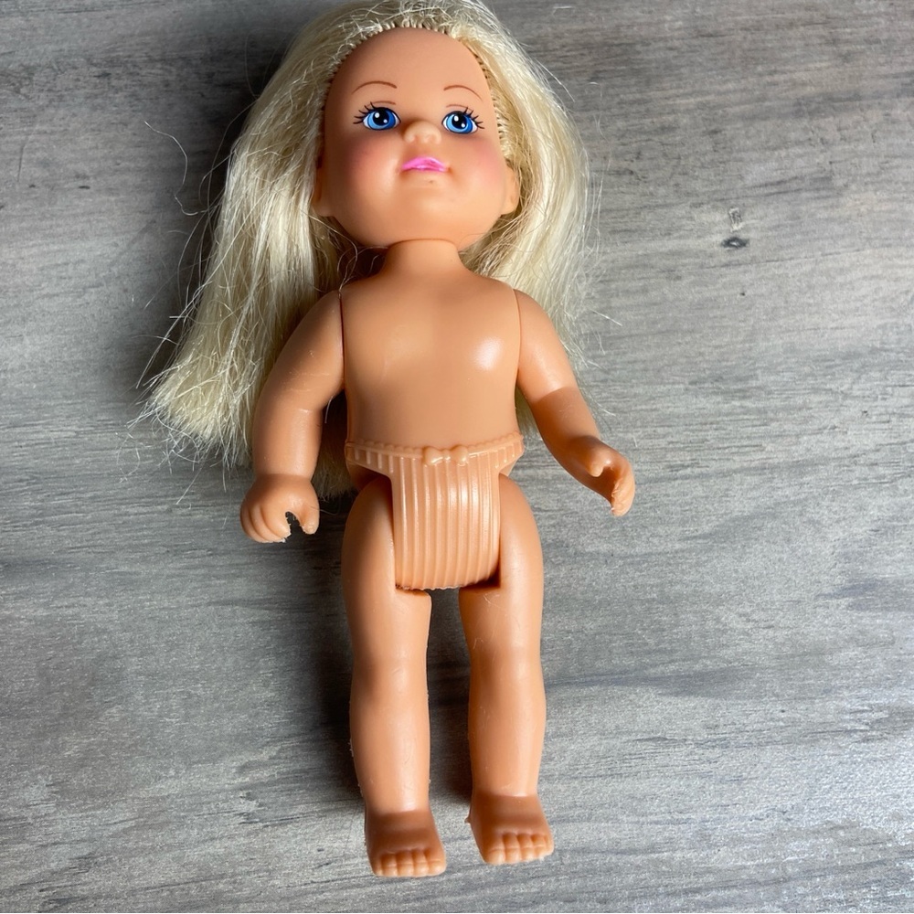 Vintage‎ Simba Blonde Baby Posable Doll 4" (no clothes) Blonde Doll w/ Blue Eyes